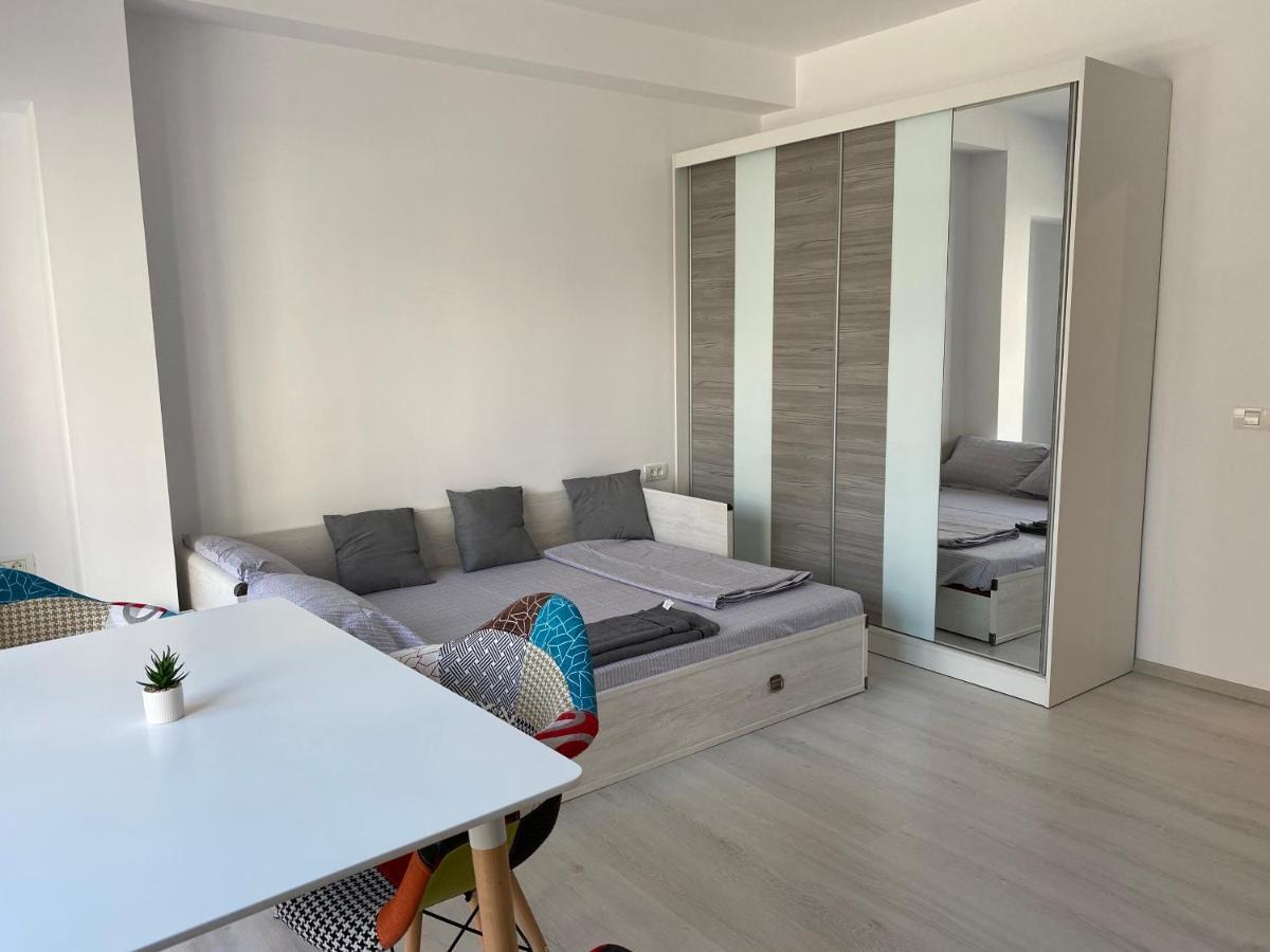 Studio Galaxy Plaza Residence Sector 6 Бухарест Экстерьер фото